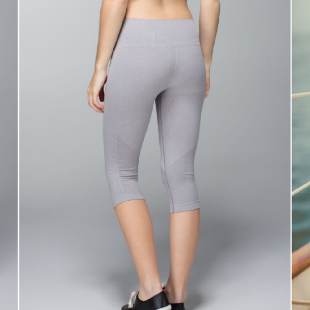 NWOT Lululemon "In The Flow" Light Heathered Grey Cropped Leggings